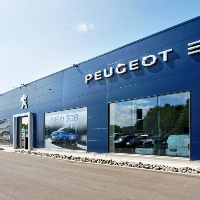 Concession Peugeot - GP Auto mobile Bâtiments pour concessions automobiles en structure métalliques